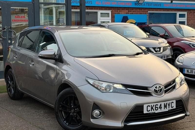 Used Toyota Auris Plus 132 HP (97 kW) 2014 Bronze Hatchback