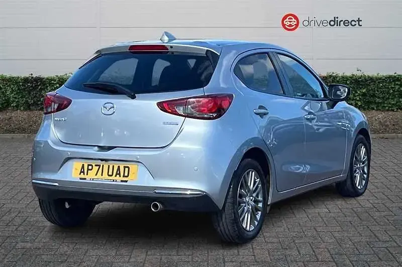 Używany Mazda 2 Inclusive 2021 Srebrny Hatchback