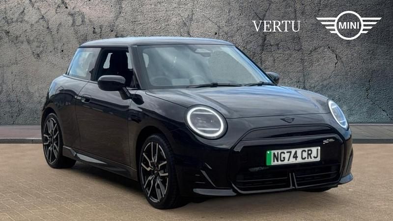 Black Used 2024 Mini Cooper SE Hatch Hatchback | £28,424 - Image 1/4