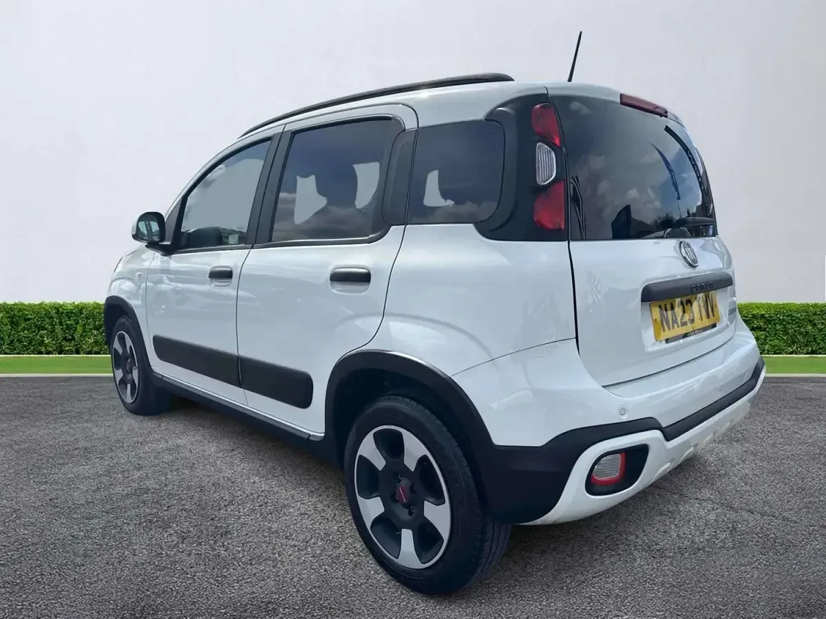 Używany Fiat Panda 70 KM (51 kW) 2023 Biały Hatchback