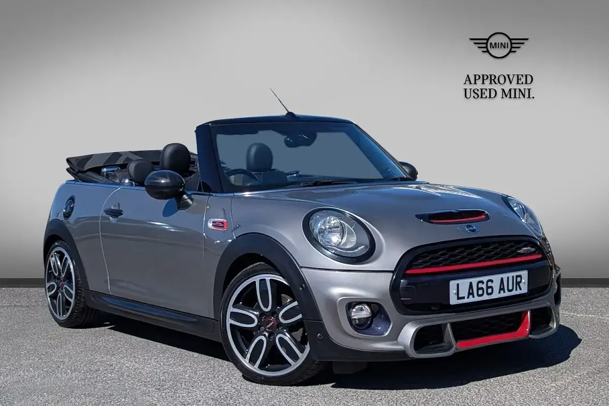 Usado Mini Cooper S 189 HP (139 kW) 2017 Prateado Citadino