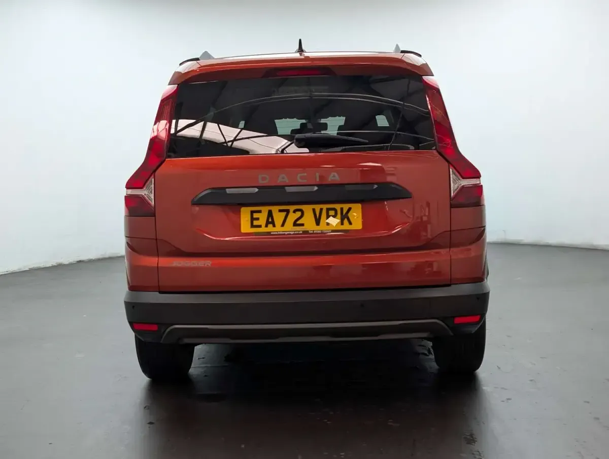 Usado Dacia Jogger Extreme 110 HP (80 kW) 2022 Castanho Monovolume
