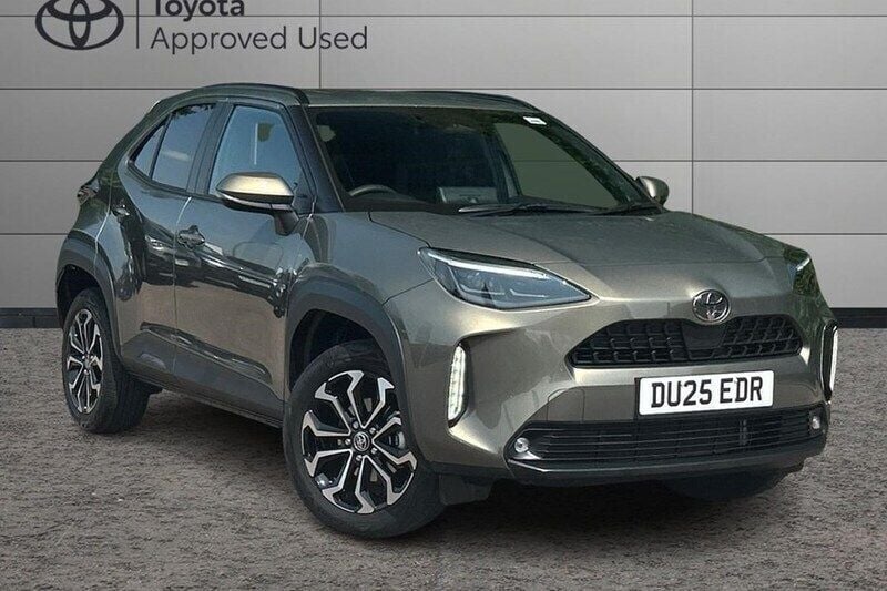 Used 2025 Toyota Yaris Hybrid Design SUV | £24,989 (Fair price) - Image 1/1