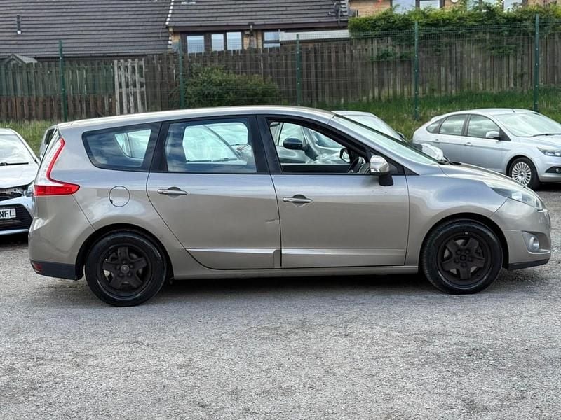 Used Renault Grand Scénic III Expression 110 HP (80 kW) 2011 Beige MPV