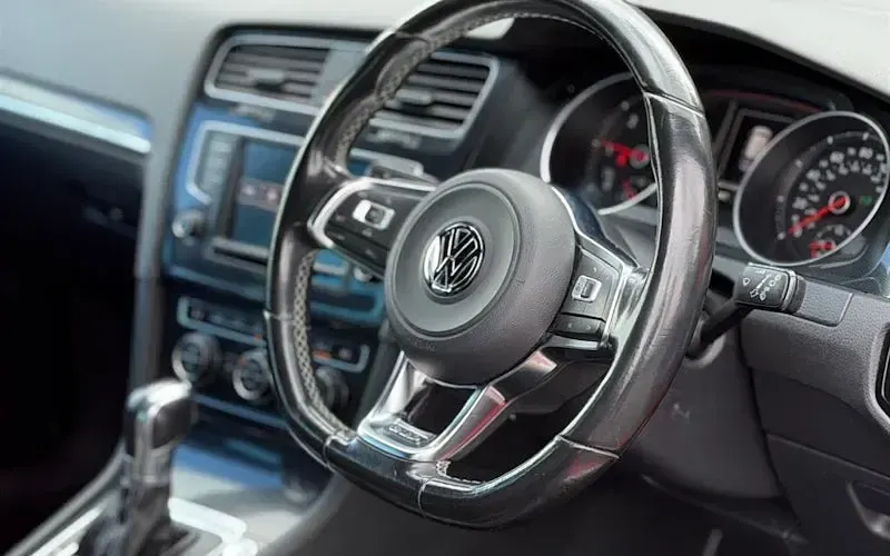 Used VW Golf VII GTD 184 HP (135 kW) 2015 Red Hatchback