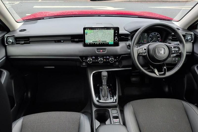 Used Honda HR-V Advance 131 HP (96 kW) 2024 Premium crystal red SUV