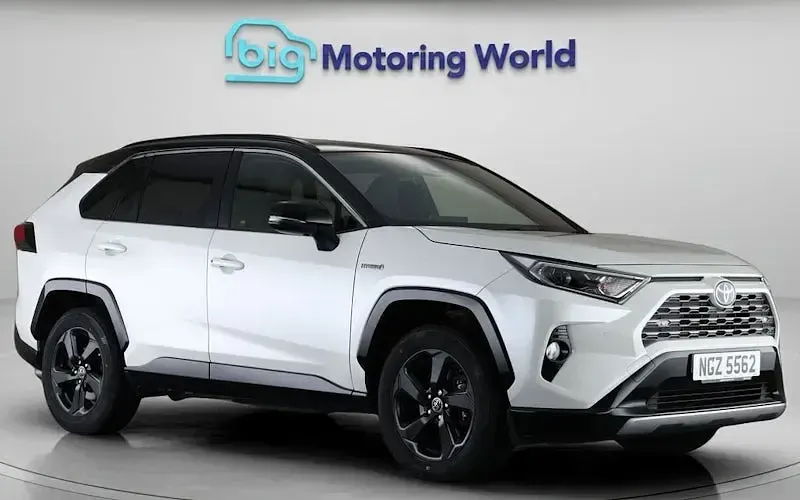 Usado Toyota RAV4 218 HP (160 kW) 2023 SUV