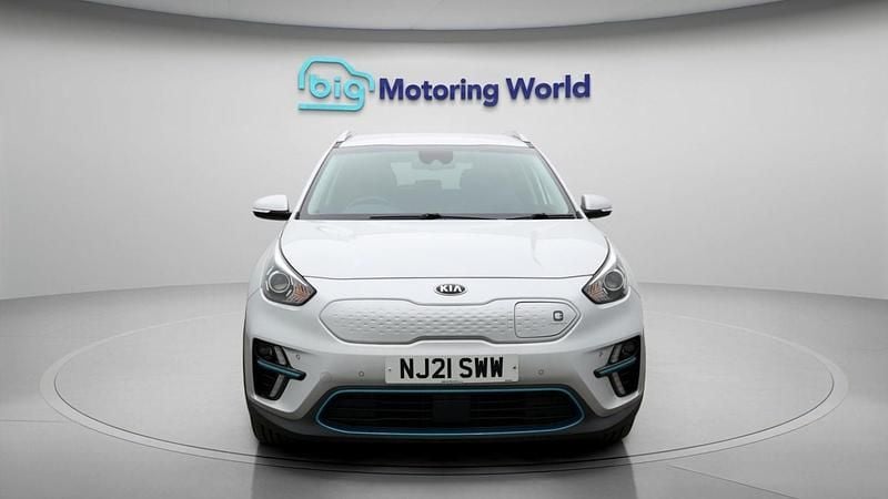 Used Kia e-Niro 147 kW (201 HP) 2021 Silver SUV