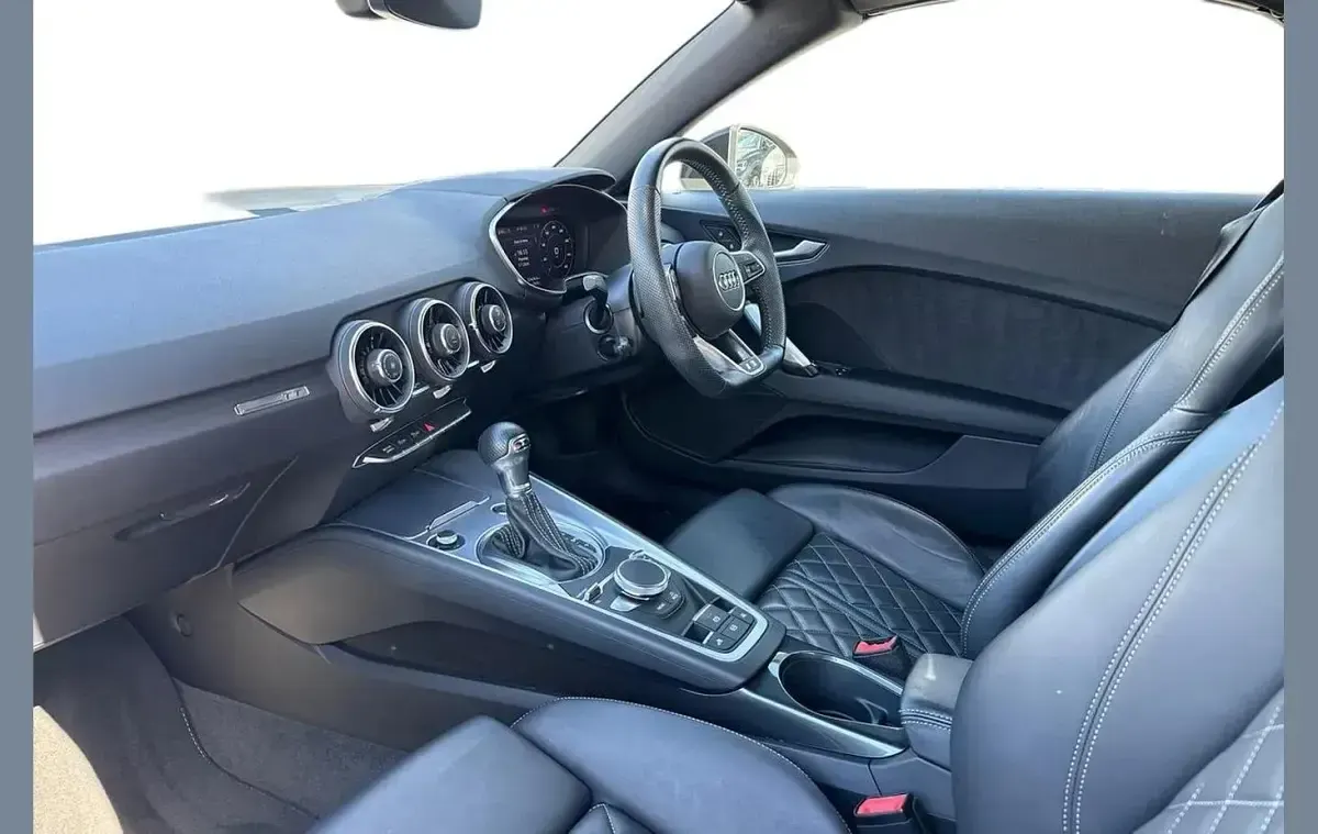 Used Audi TT Black Edition 194 HP (142 kW) 2023 White Cabriolet