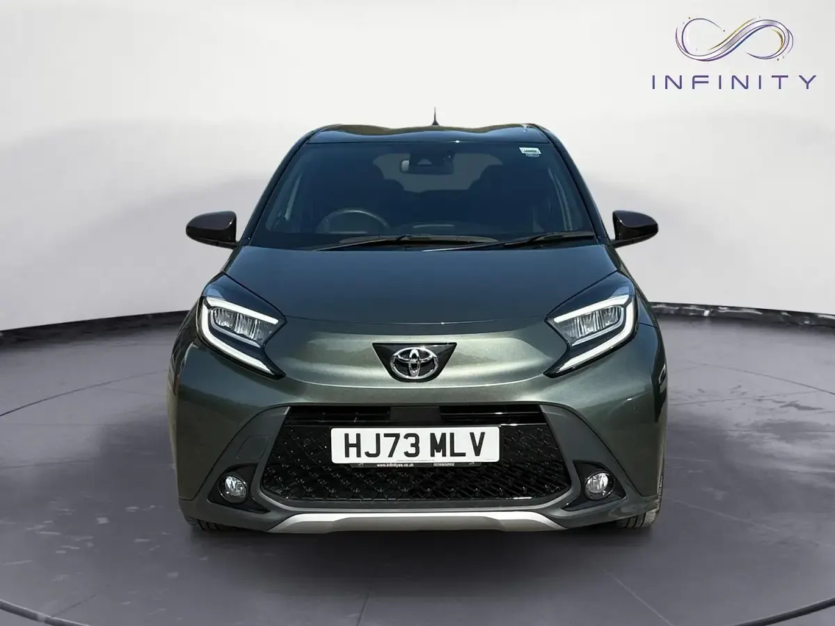 Used Toyota Aygo X 72 HP (52 kW) 2023 Green SUV