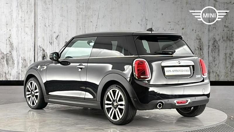 Begagnad Mini Cooper Exclusive 134 HK (98 kW) 2018 Svart Halvkombi