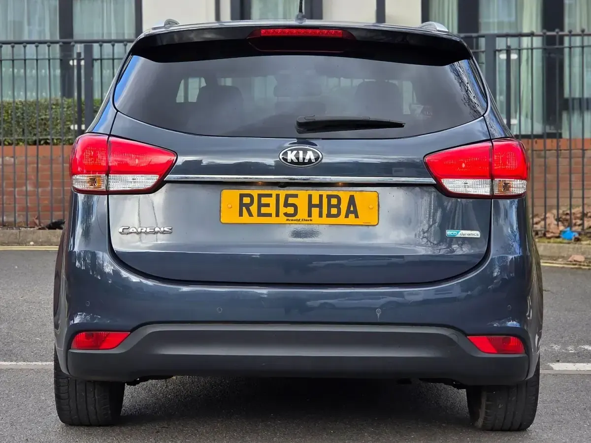 Used Kia Carens 2015 Blue MPV