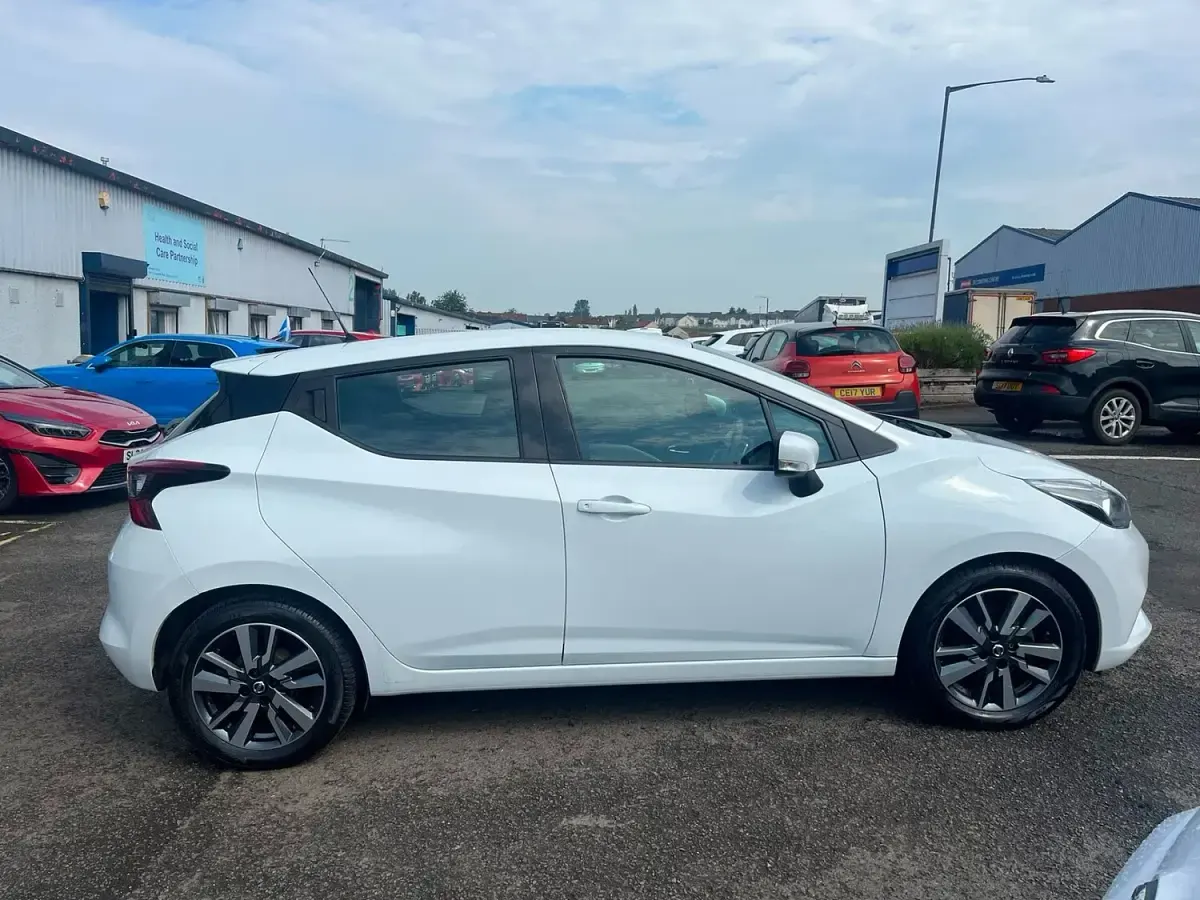 Used Nissan Micra Acenta 71 HP (52 kW) 2017 White Hatchback