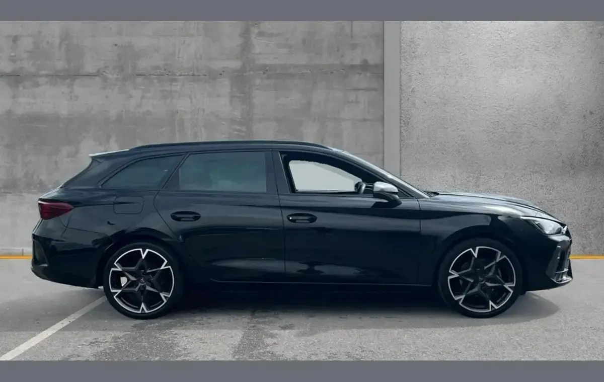 Used Cupra Leon 147 HP (108 kW) 2025 Black Estate