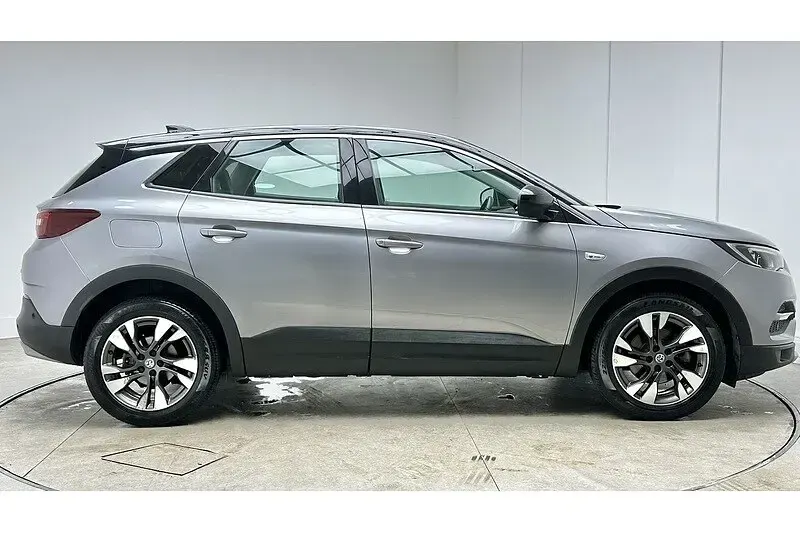 Used Vauxhall Grandland X Sport 130 HP (95 kW) 2019 Grey SUV