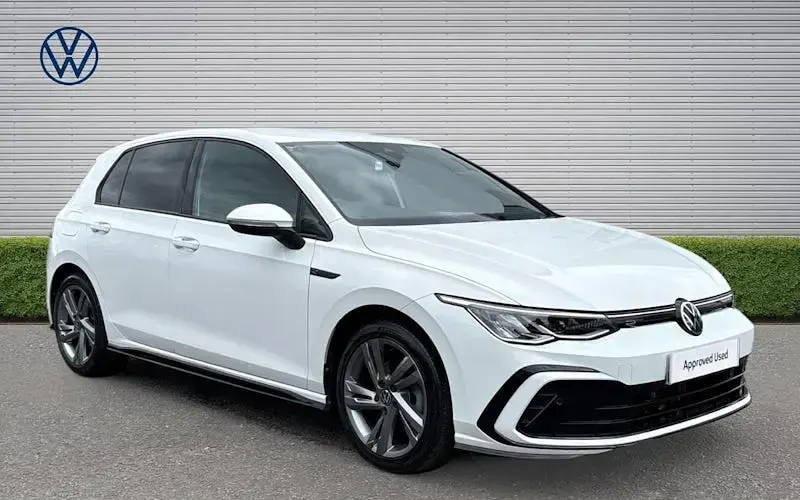 Begagnad VW Golf VIII R-line 131 HK (96 kW) 2023 Halvkombi