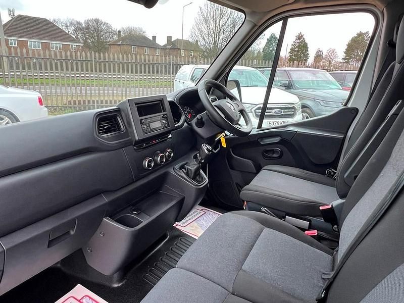 Used Renault Master Business 2021 White Van