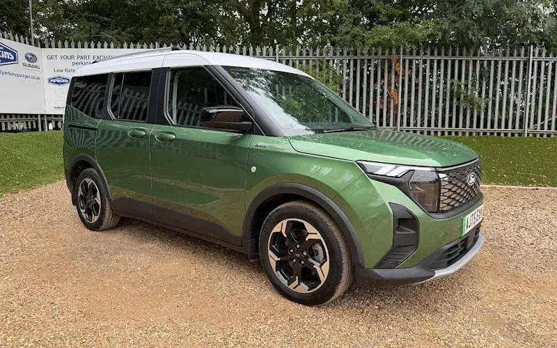 New Ford Courier Active 100 kW (136 HP) 2026 Green MPV
