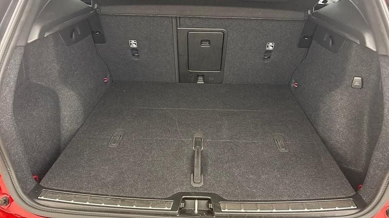 Used Volvo XC40 Ultra 161 HP (118 kW) 2025 Red SUV