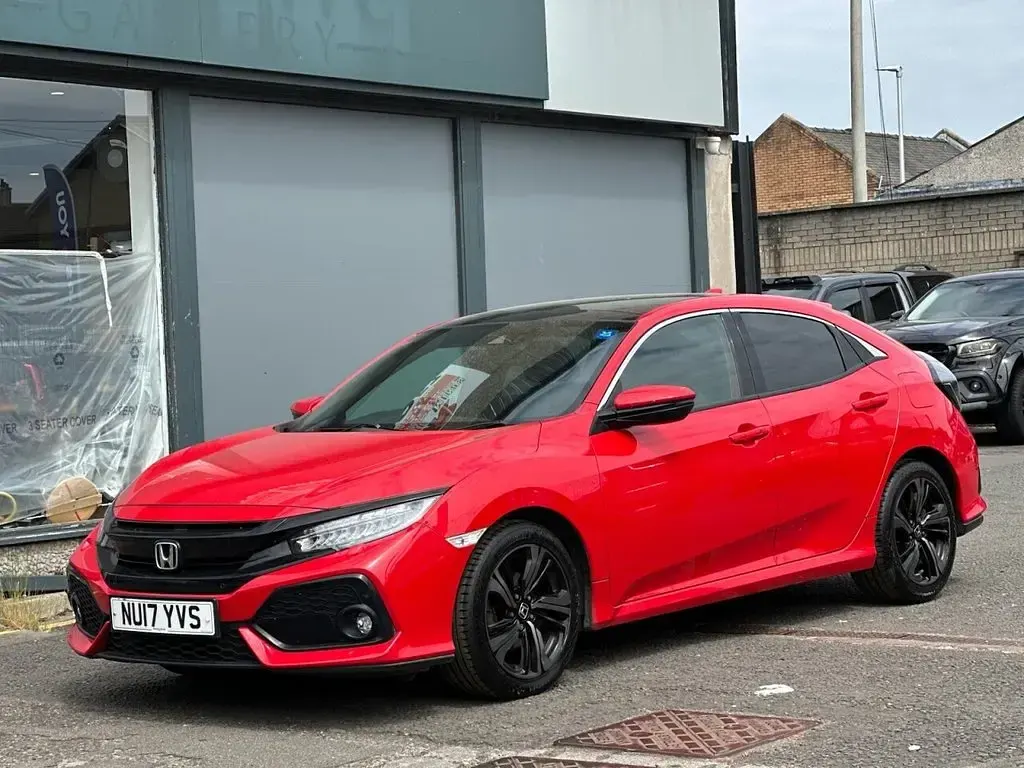 Used Honda Civic EX 129 HP (94 kW) 2017 Red Hatchback