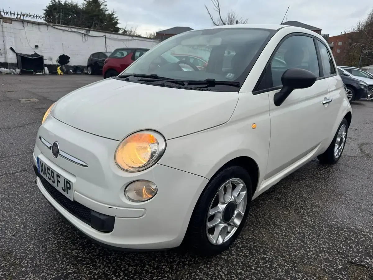 Begagnad Fiat 500 Pop 69 HK (50 kW) 2009 Vit Cab