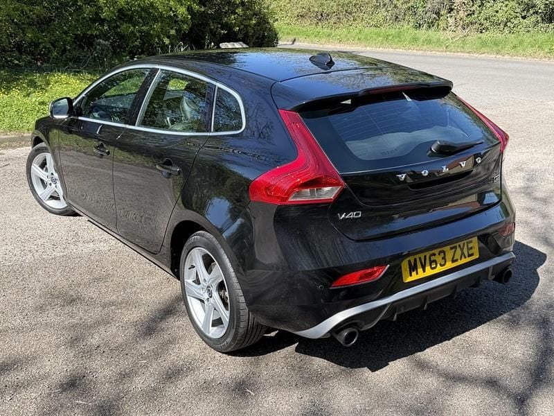 Used Volvo V40 R-Design 115 HP (84 kW) 2013 Black Hatchback