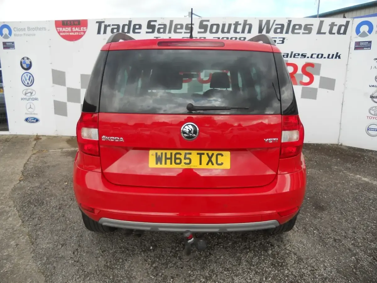 Used Skoda Yeti SE 110 HP (80 kW) 2015 Red SUV