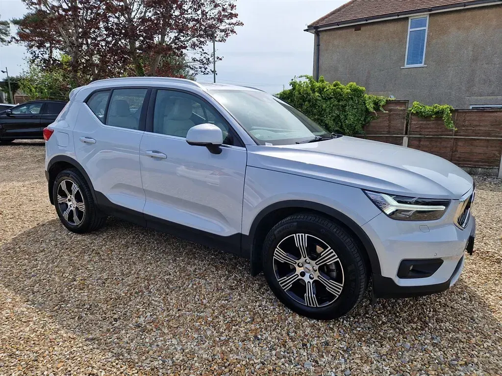 Used Volvo XC40 Inscription 2019 Silver SUV