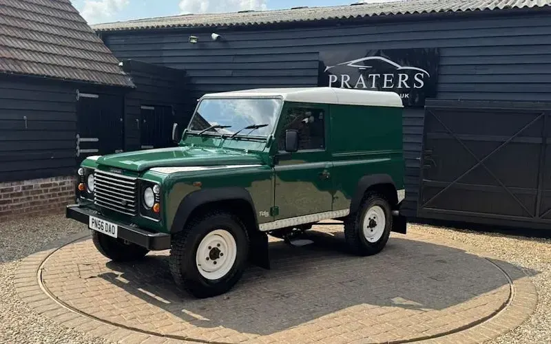 Used Land Rover Defender 122 HP (89 kW) 2005