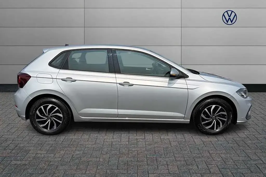 Used VW Polo Life 95 HP (69 kW) 2022 Silver Hatchback