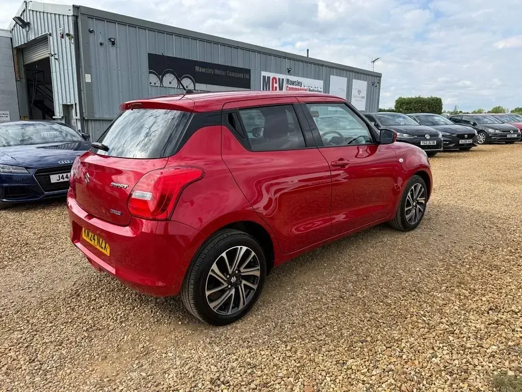 Usado Suzuki Swift SZ-L 83 HP (61 kW) 2024 Vermelho Citadino
