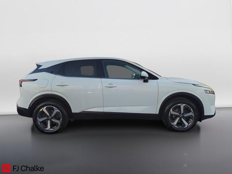 Used Nissan Qashqai N-Connecta 2022 White SUV