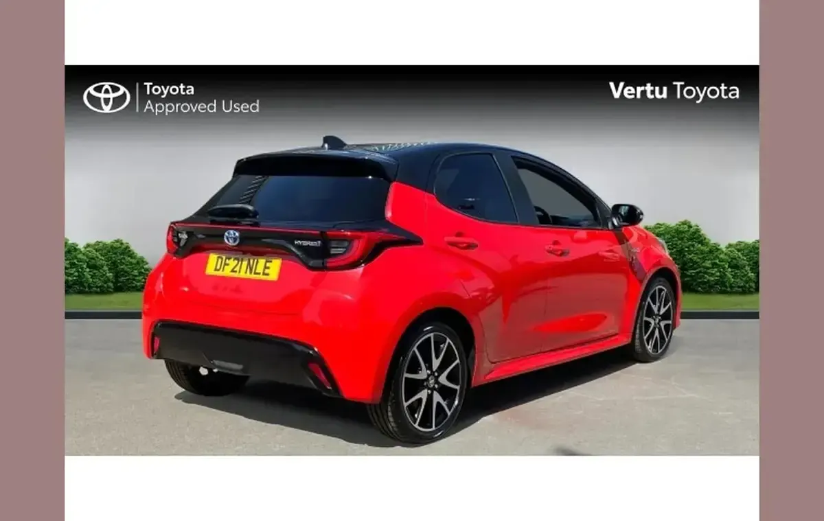 Used Toyota Yaris Edition 113 HP (83 kW) 2021 Orange Hatchback