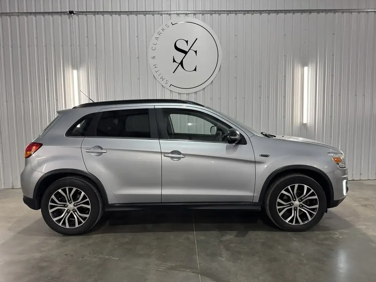 Used Mitsubishi ASX 114 HP (83 kW) 2015 Silver SUV
