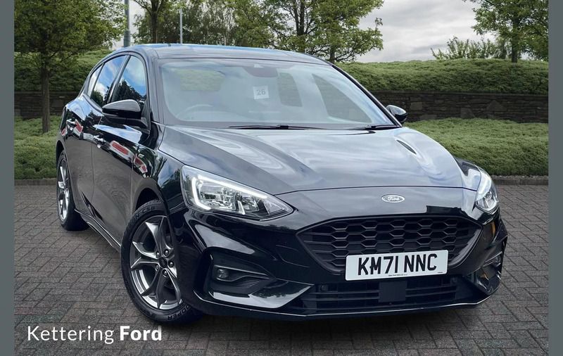 Black Used 2022 Ford Focus ST-Line Hatchback | £12,482 (Good price) - Image 1/4