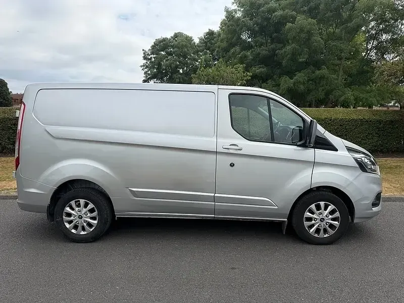 Used Ford Transit Custom Limited 130 HP (95 kW) 2020 Silver Van