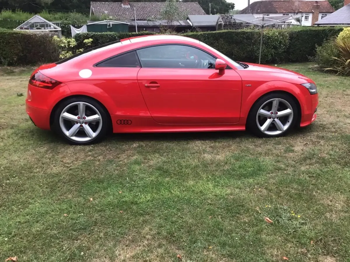 Usado Audi TT S-Line 211 HP (155 kW) 2011 Vermelho Coupé