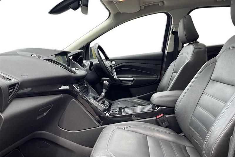 Second-hand Ford Kuga Titanium X 120 CP (88 kW) 2017 Maro SUV