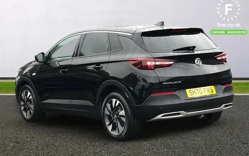 Used Vauxhall Grandland X SRi 131 HP (96 kW) 2020 Black SUV