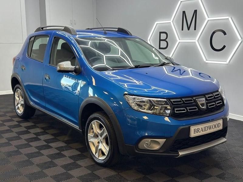 Used Dacia Sandero Essentiel 90 HP (66 kW) 2018 Blue Hatchback