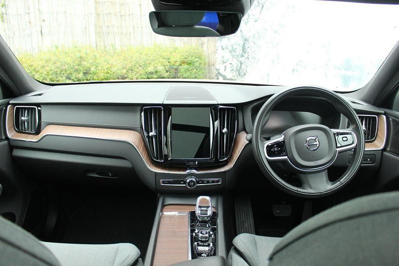 Used Volvo XC60 Inscription 2020 Silver SUV