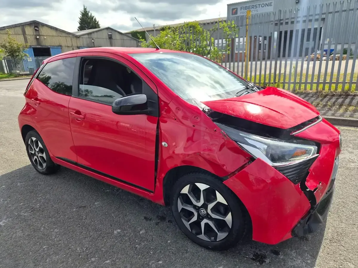 Used Toyota Aygo Trend 72 HP (52 kW) 2021 Red Hatchback