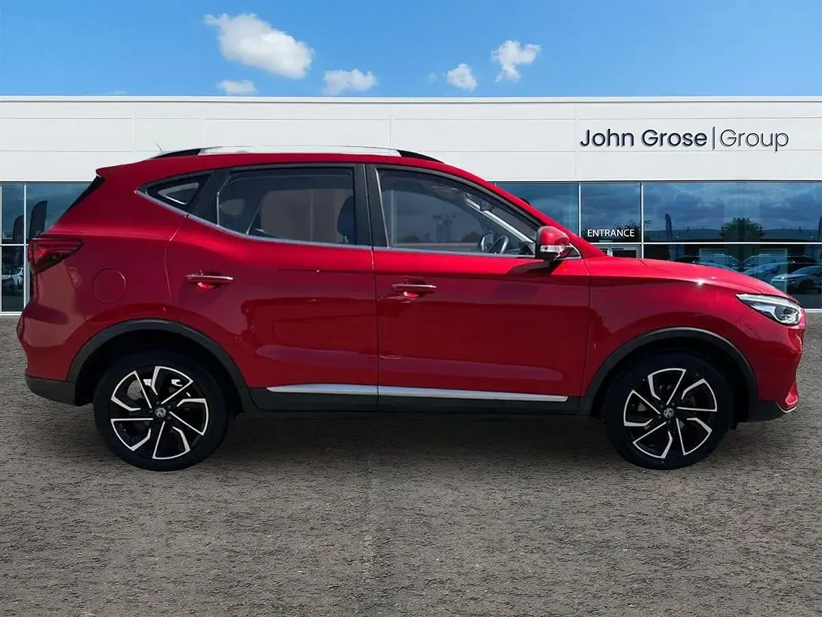 Used MG ZS Exclusive 106 HP (77 kW) 2022 Red SUV