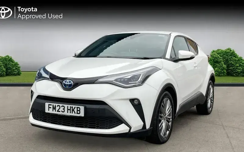Used Toyota C-HR 122 HP (89 kW) 2023 White SUV