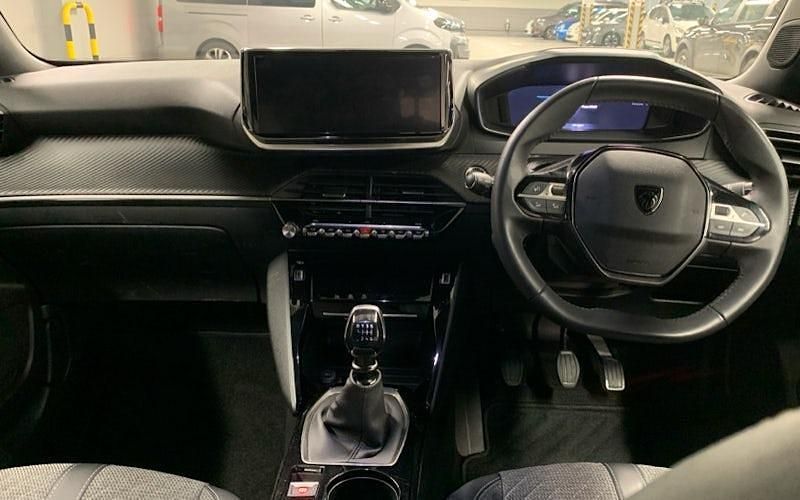 Used Peugeot 2008 Allure 131 HP (96 kW) 2024 Grey SUV