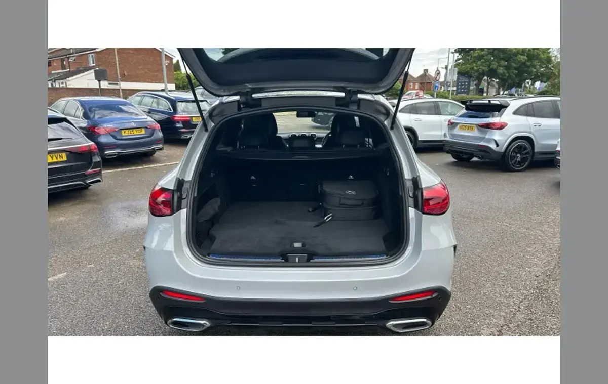 Used Mercedes GLC300 Urban 308 HP (226 kW) 2025 Grey SUV