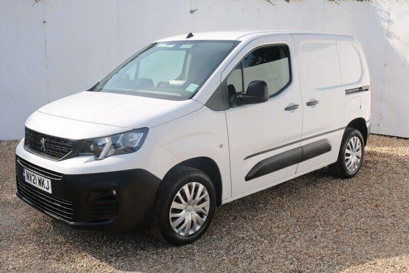 White Used 2021 Peugeot Partner MPV | £7,990 (Super price) - Image 1/4