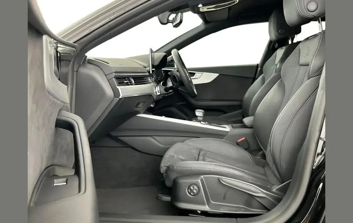 Używany Audi A5 S-Line 161 KM (118 kW) 2024 Czarny Hatchback