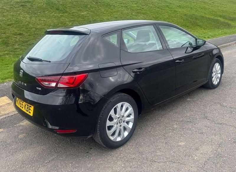 Used Seat Leon SE Technology 110 HP (80 kW) 2015 Black Hatchback