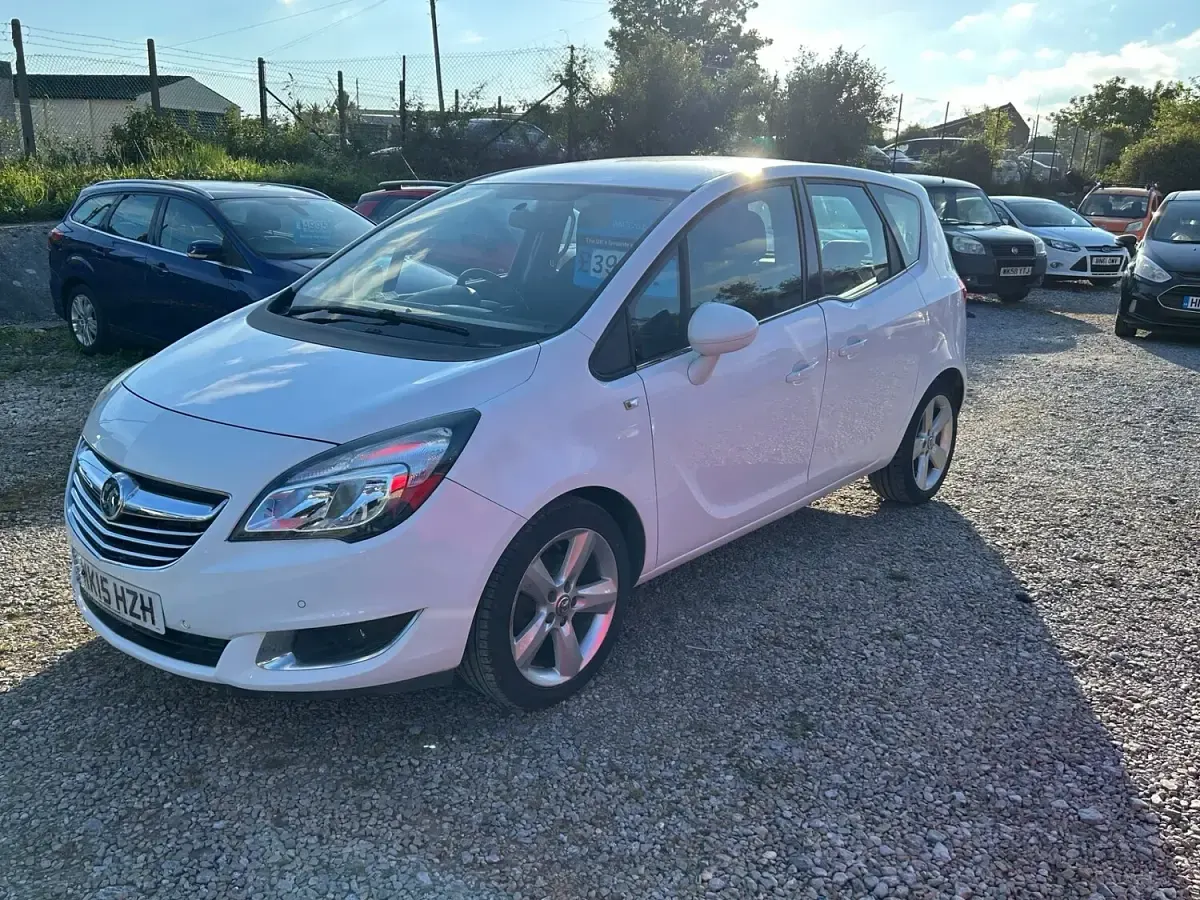 Used Vauxhall Meriva 2015 White MPV